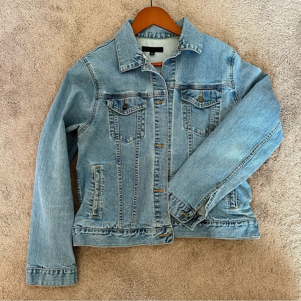 Uniqlo Light Wash Denim Jacket Womens Large Classic Trucker - Picture 7 of 11